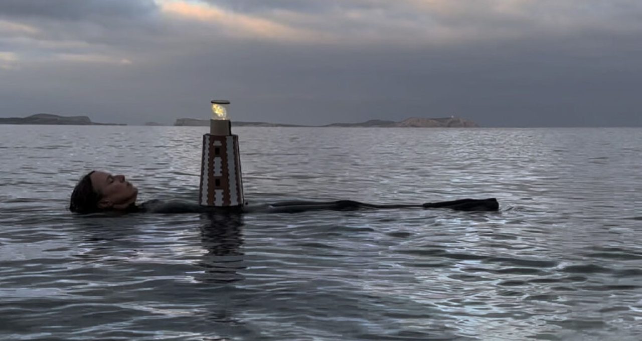 Un faro en tránsito